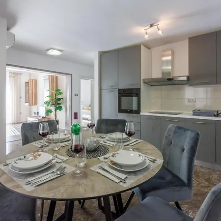 Apartament Kralj Zvonimir *
